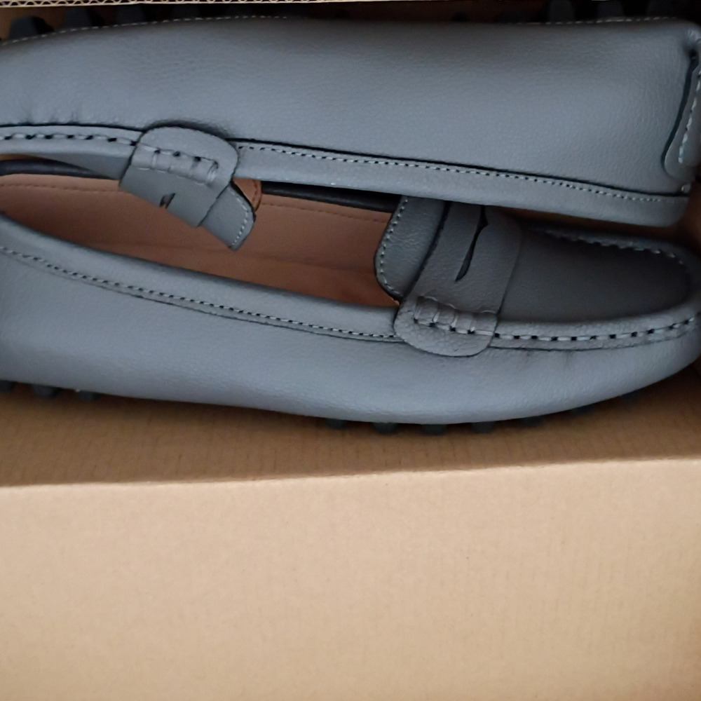 Artisure Women’s Gray Leather Slip-On Loafer Flats Round Toe US 6 New